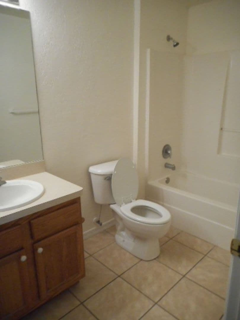 Lehigh Acres Apartment: 5309 28th St SW