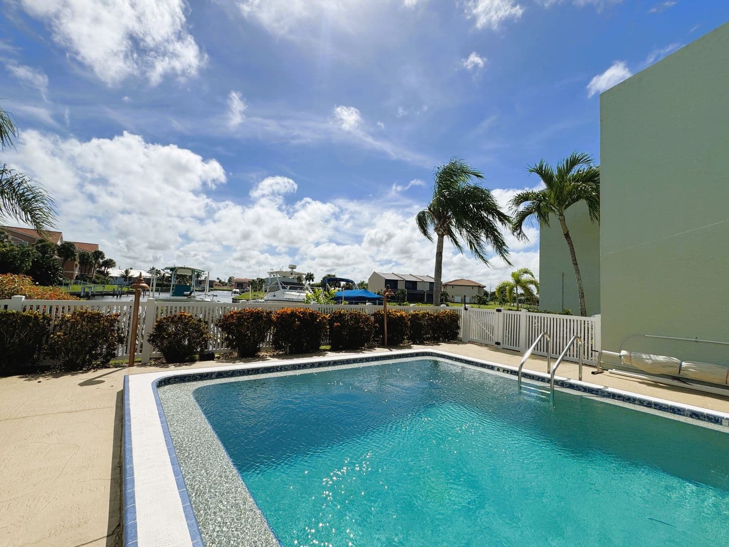 Punta Gorda Apartment: 1400 Mineo Dr