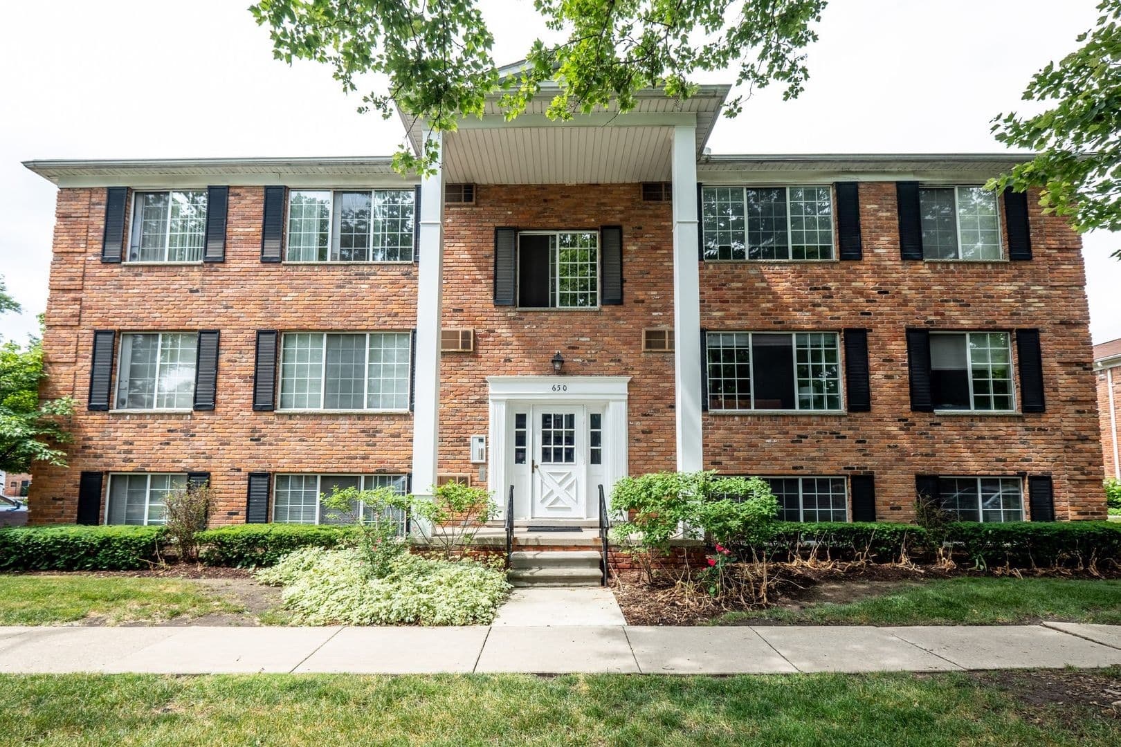 BIRMINGHAM Apartment: 650 ANN STREET