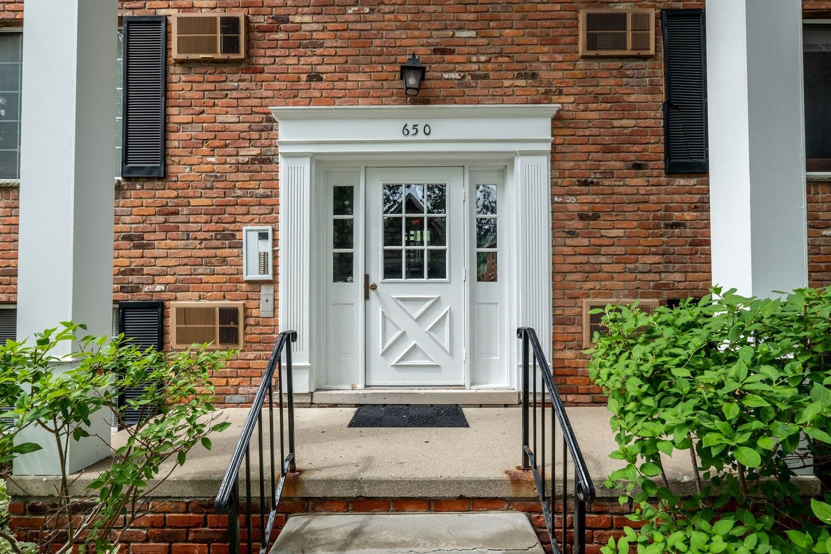 BIRMINGHAM Apartment: 650 ANN STREET