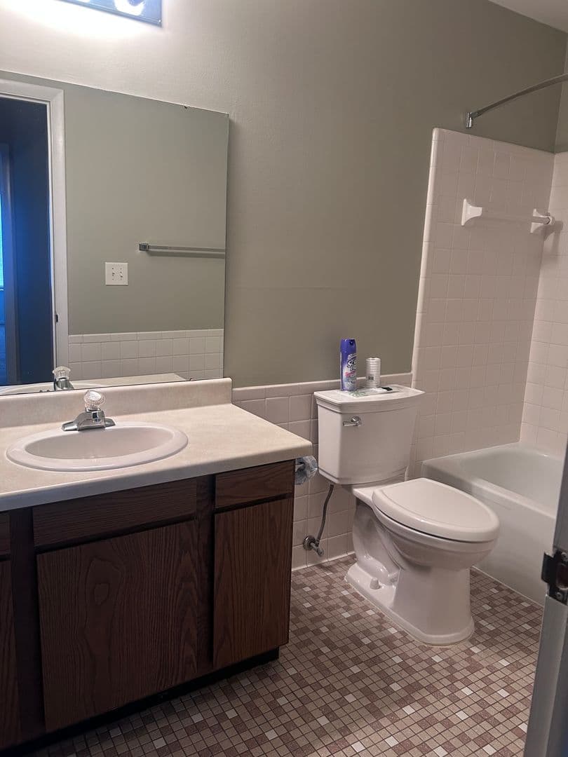 BIRMINGHAM Apartment: 2233-2457 E. MAPLE