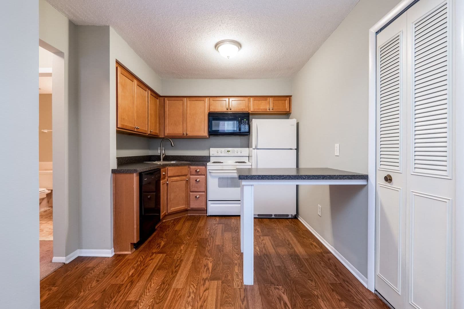 BIRMINGHAM Apartment: 650 ANN STREET