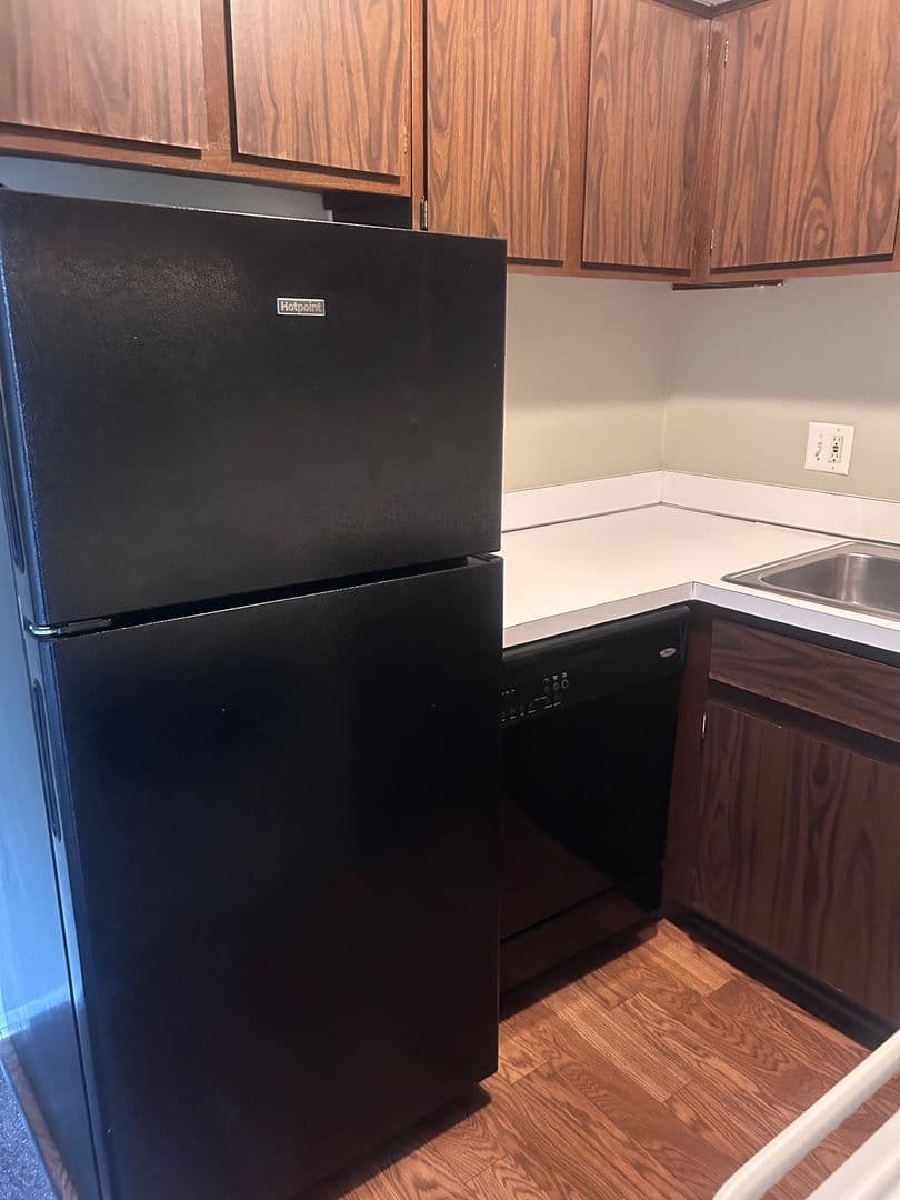 BIRMINGHAM Apartment: 2567 EAST MAPLE ROAD