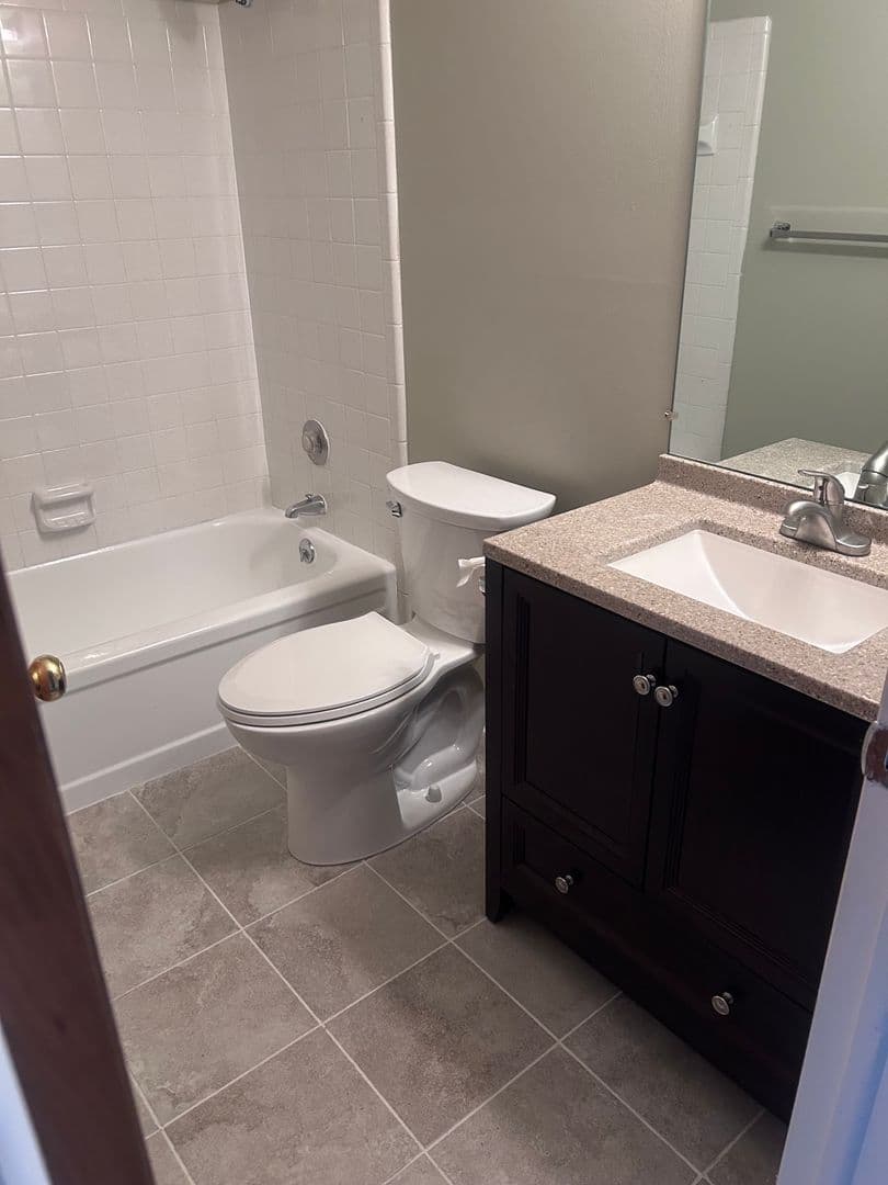BIRMINGHAM Apartment: 2567 EAST MAPLE ROAD