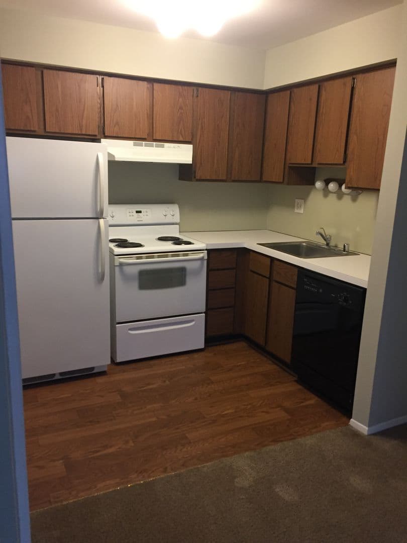 BIRMINGHAM Apartment: 2233-2457 E. MAPLE