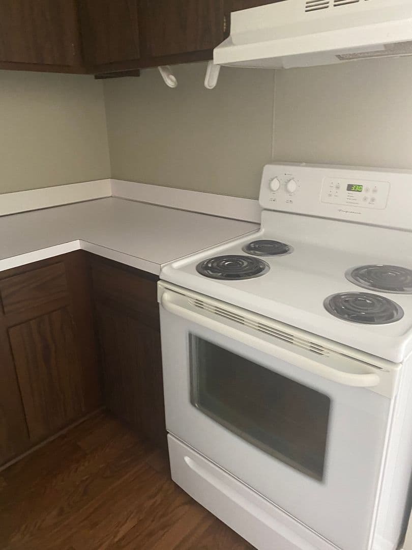 BIRMINGHAM Apartment: 2567 EAST MAPLE ROAD