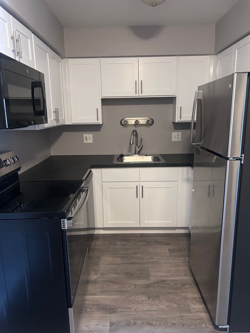BIRMINGHAM Apartment: 2233-2457 E. MAPLE
