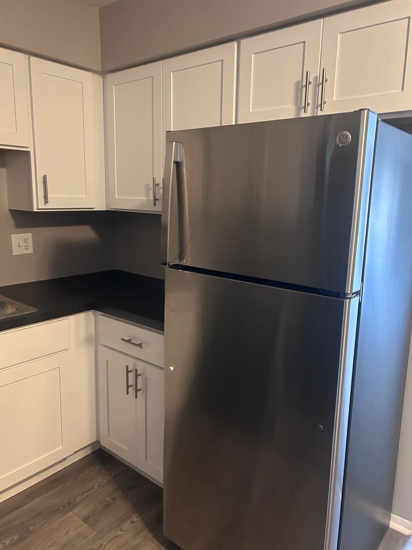 BIRMINGHAM Apartment: 2233-2457 E. MAPLE