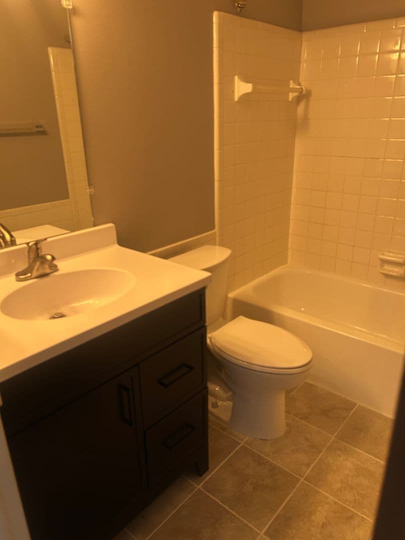BIRMINGHAM Apartment: 2233-2457 E. MAPLE