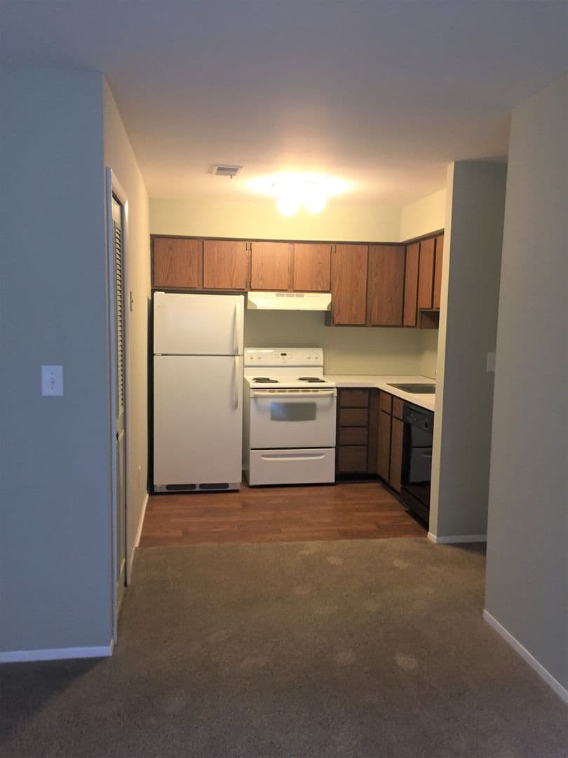 BIRMINGHAM Apartment: 2233-2457 E. MAPLE
