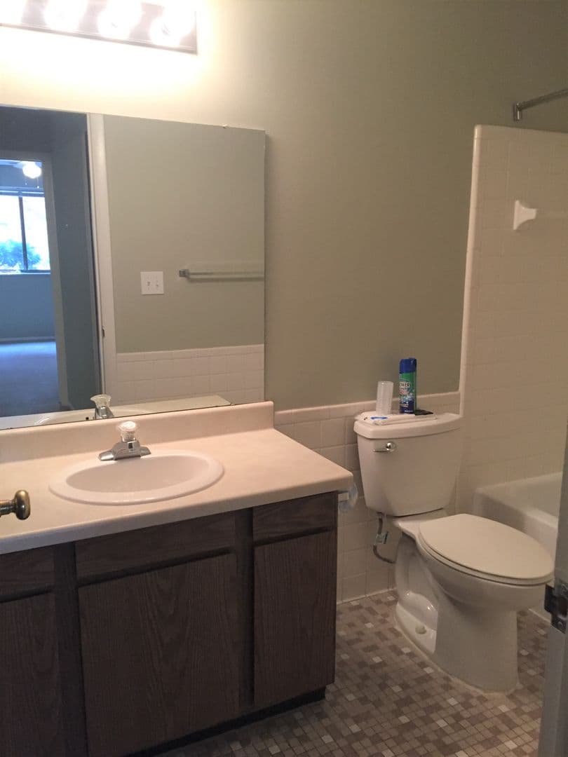 BIRMINGHAM Apartment: 2233-2457 E. MAPLE
