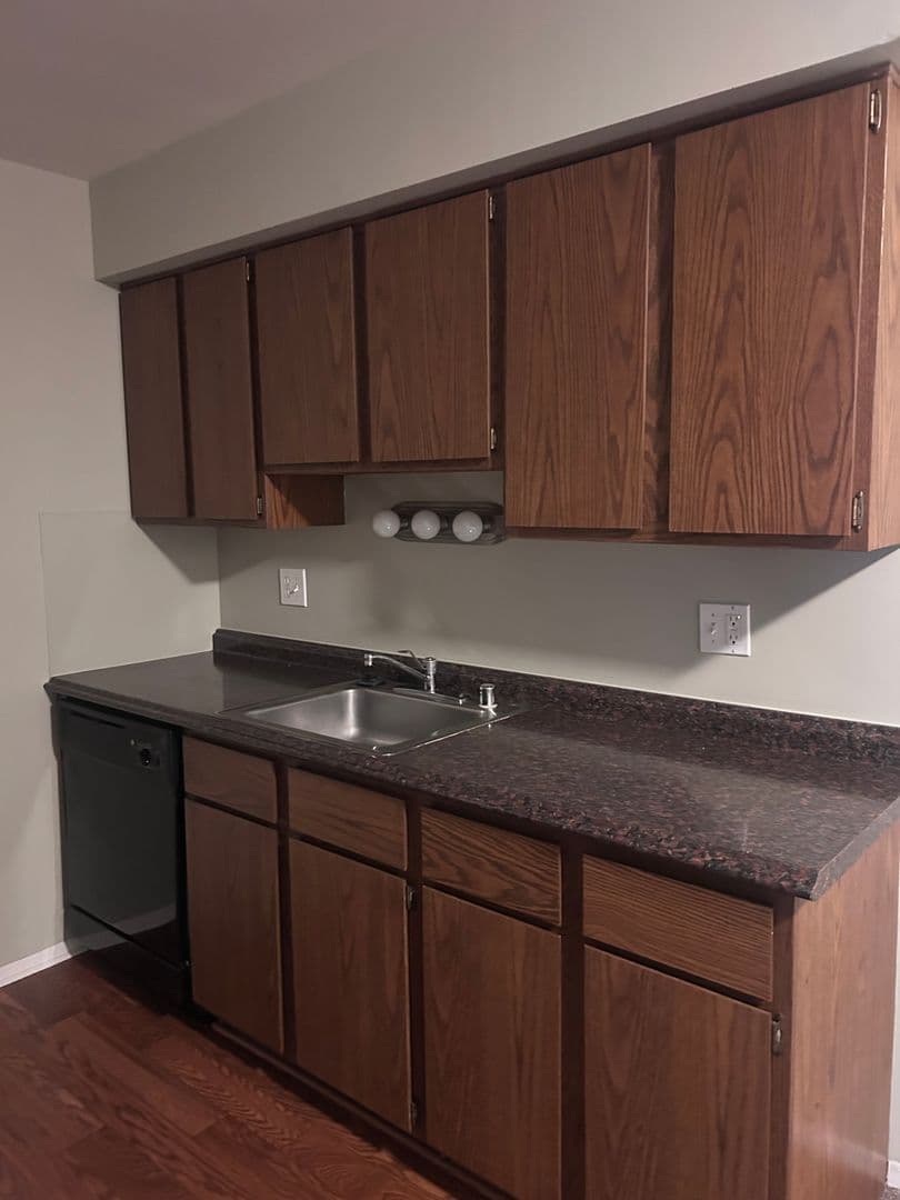 BIRMINGHAM Apartment: 2233-2457 E. MAPLE