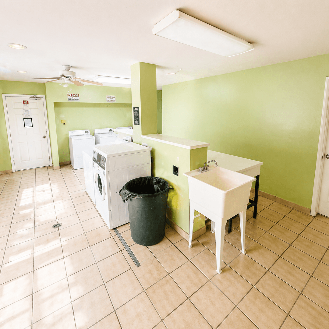 Tampa Condo: 7141 E Bank Dr