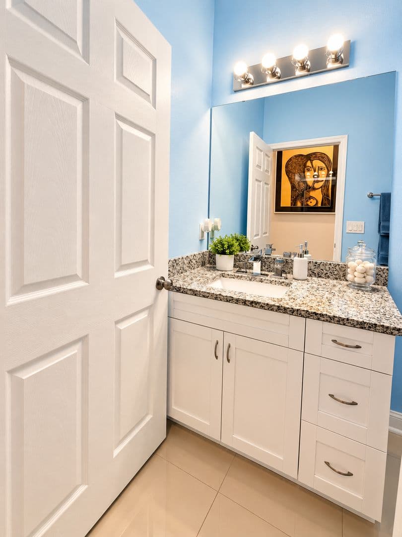 Tampa House: 1726 W Powhatan Ave
