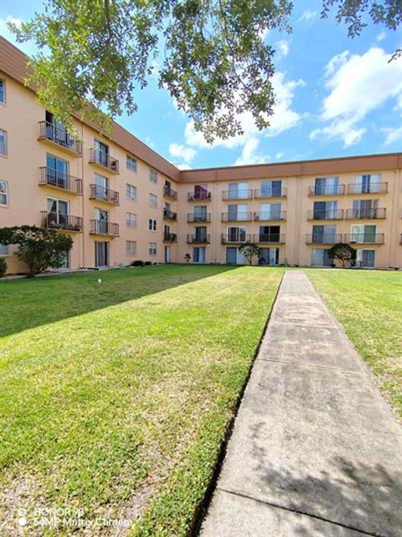 Tampa Condo: 5820 N Church Ave, Unit 112