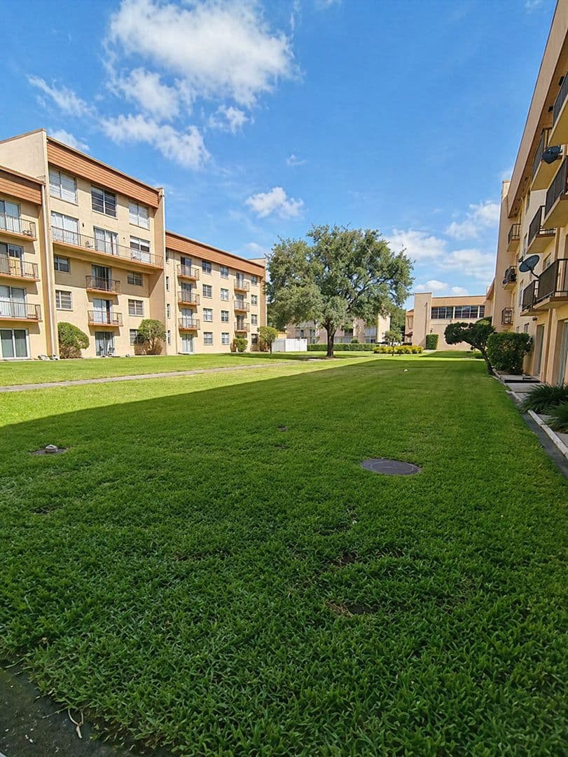 Tampa Condo: 5820 N Church Ave, Unit 112