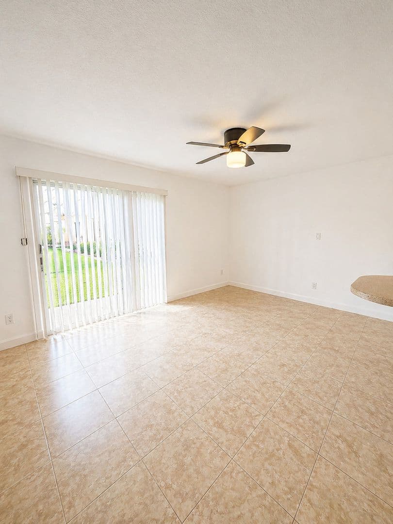 Tampa Condo: 5820 N Church Ave, Unit 112
