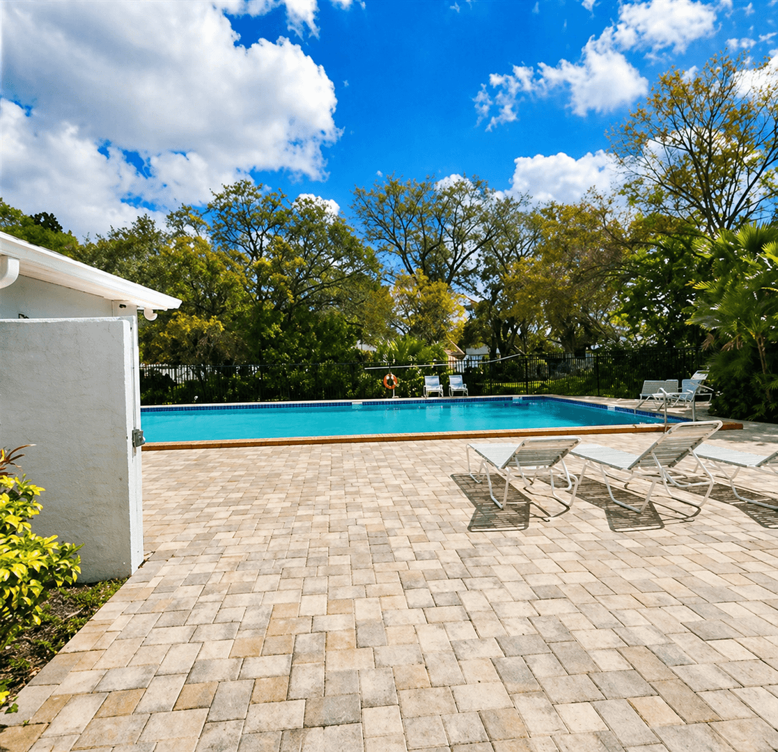 Tampa Condo: 7141 E Bank Dr