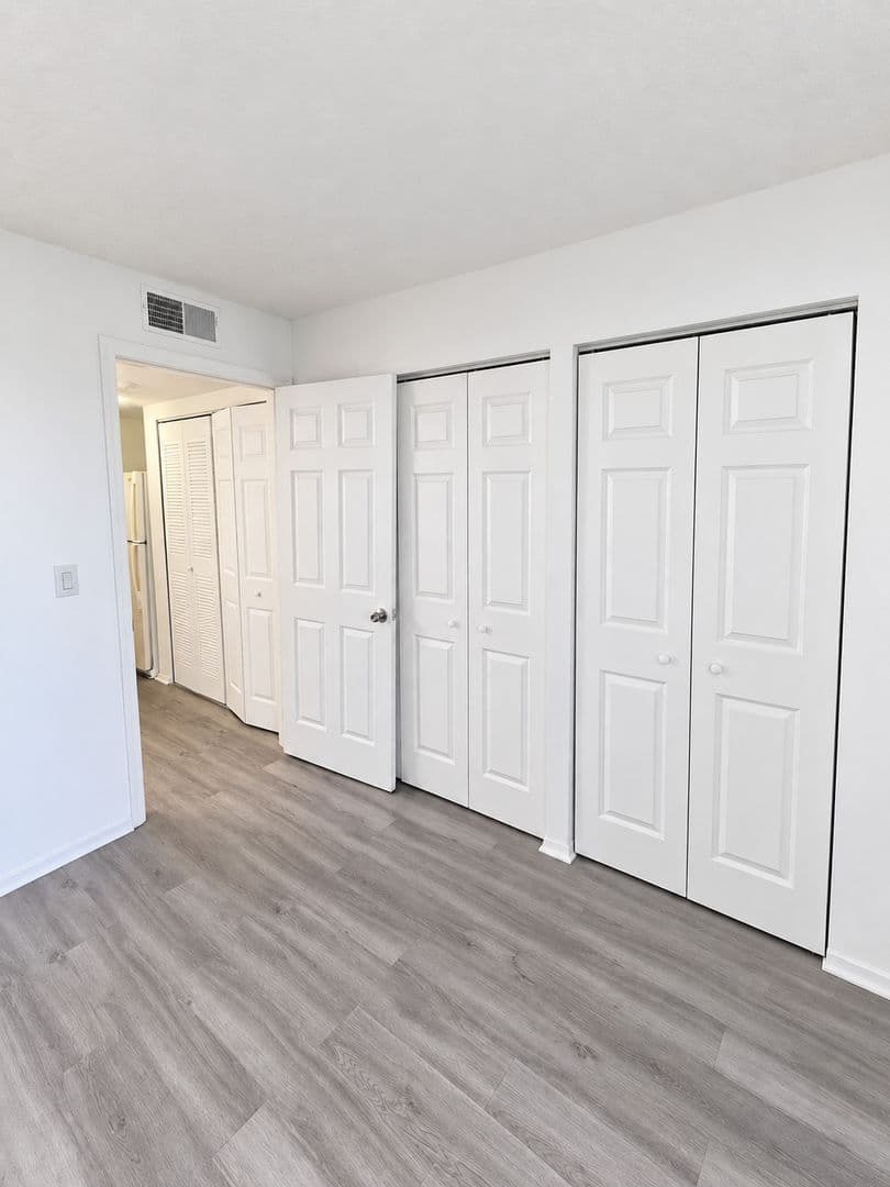 Tampa Condo: 7141 E Bank Dr