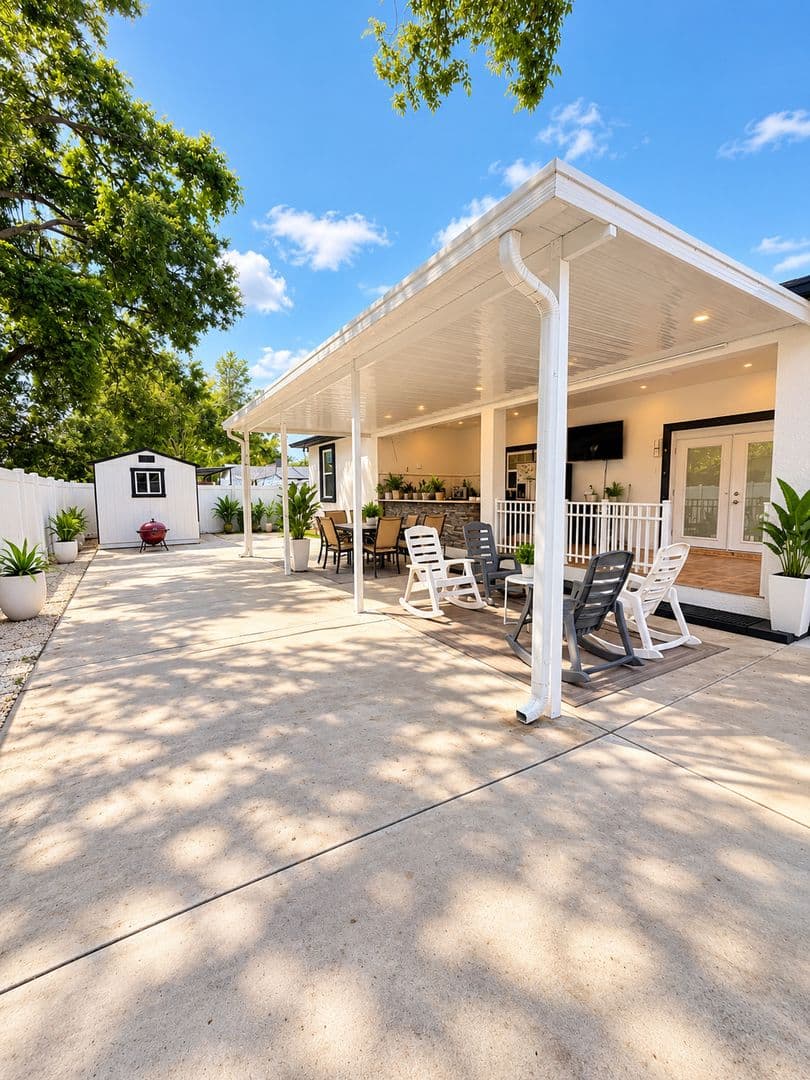 Tampa House: 1726 W Powhatan Ave