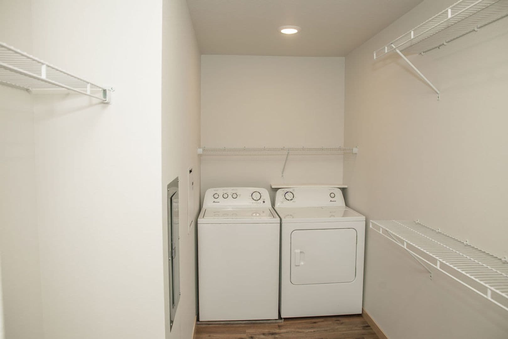 La Crosse Apartment: * 3950 Sunnyside Dr.