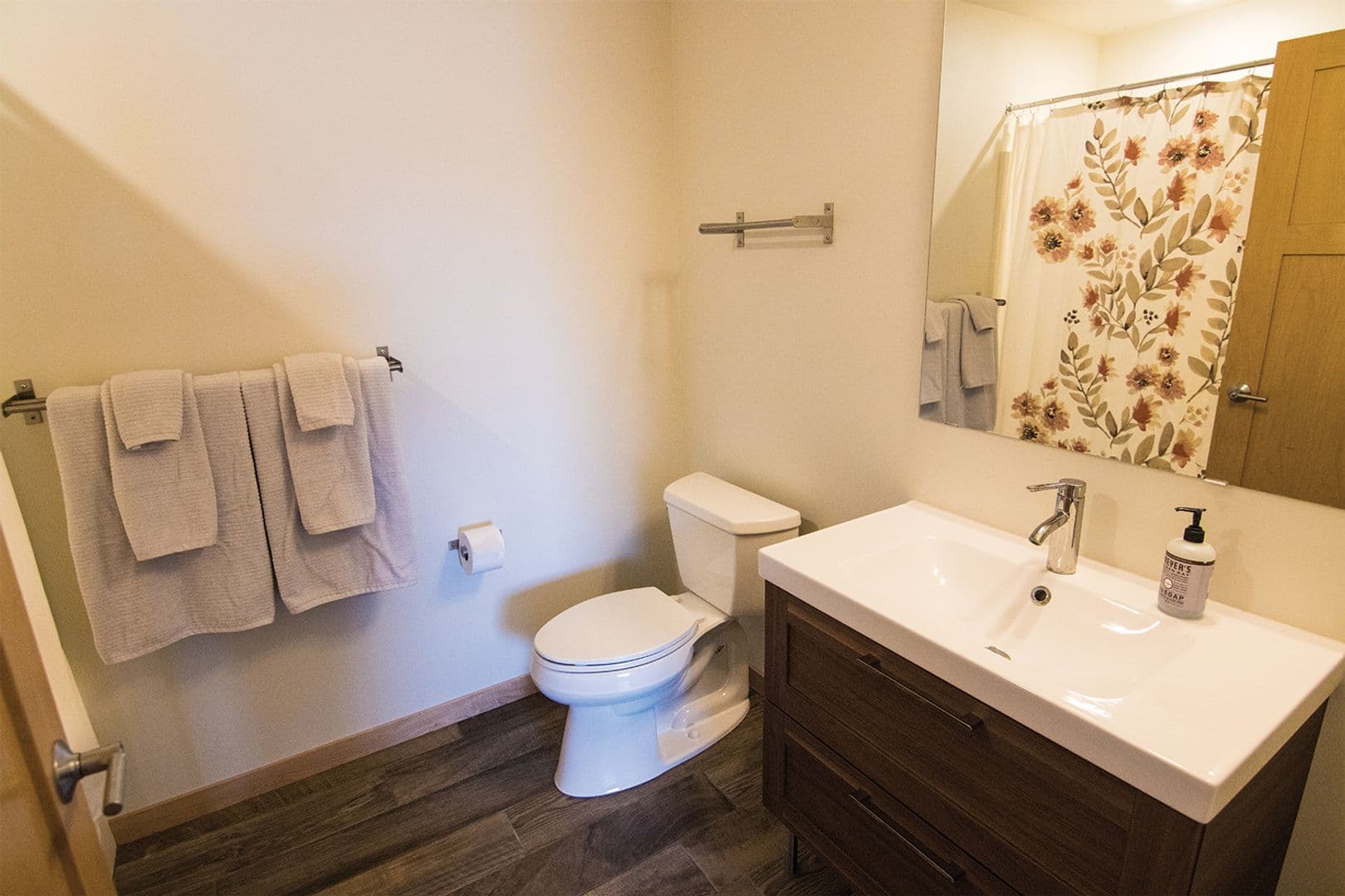 La Crosse Apartment: 3004 & 3008 Gillette