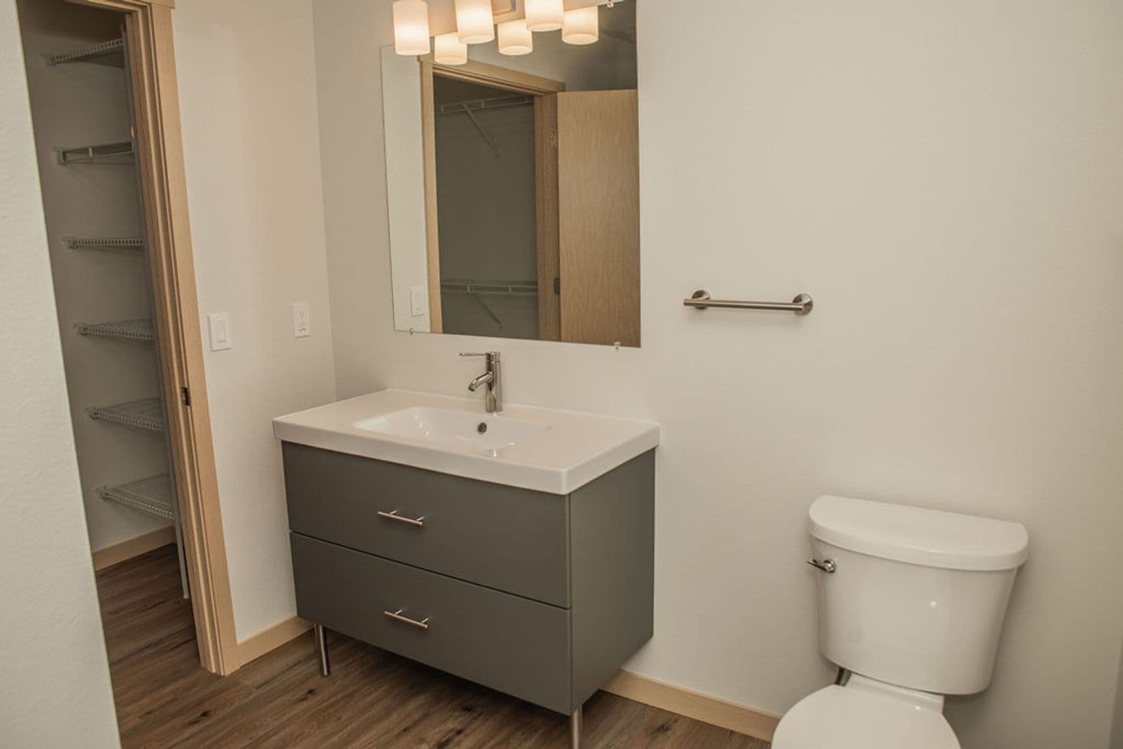 Onalaska Apartment: 475 Century Place
