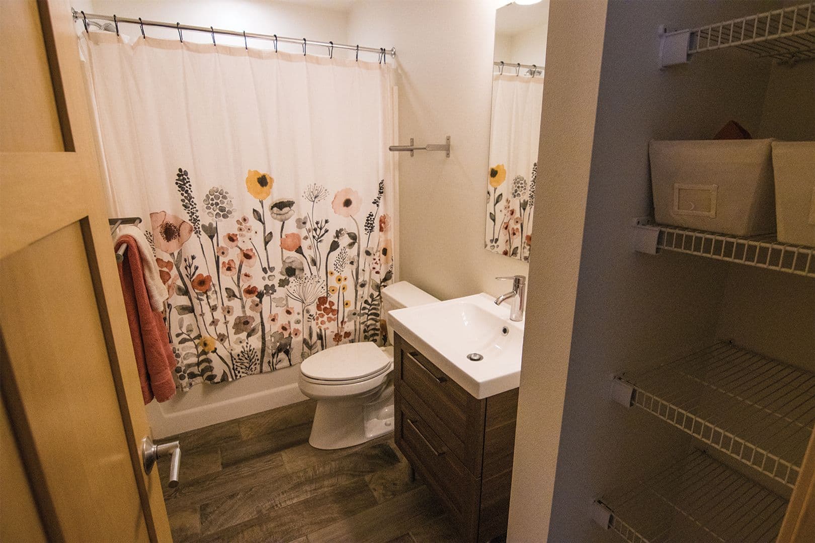 La Crosse Apartment: 3004 & 3008 Gillette