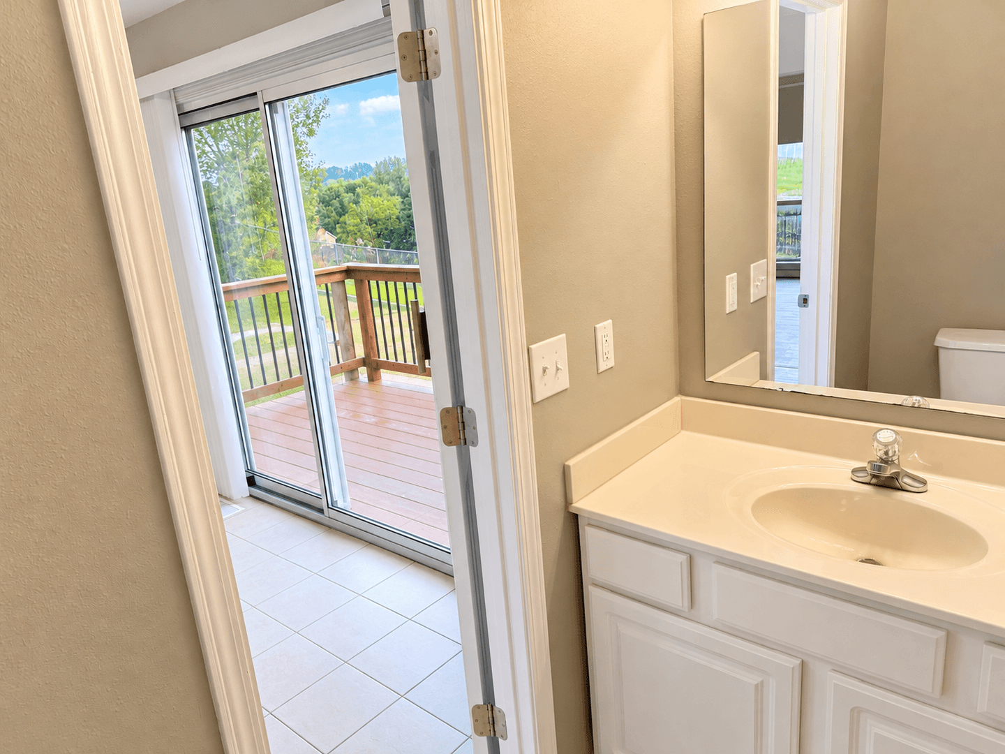 Platte City Townhome: 1810-1914 Century Hill