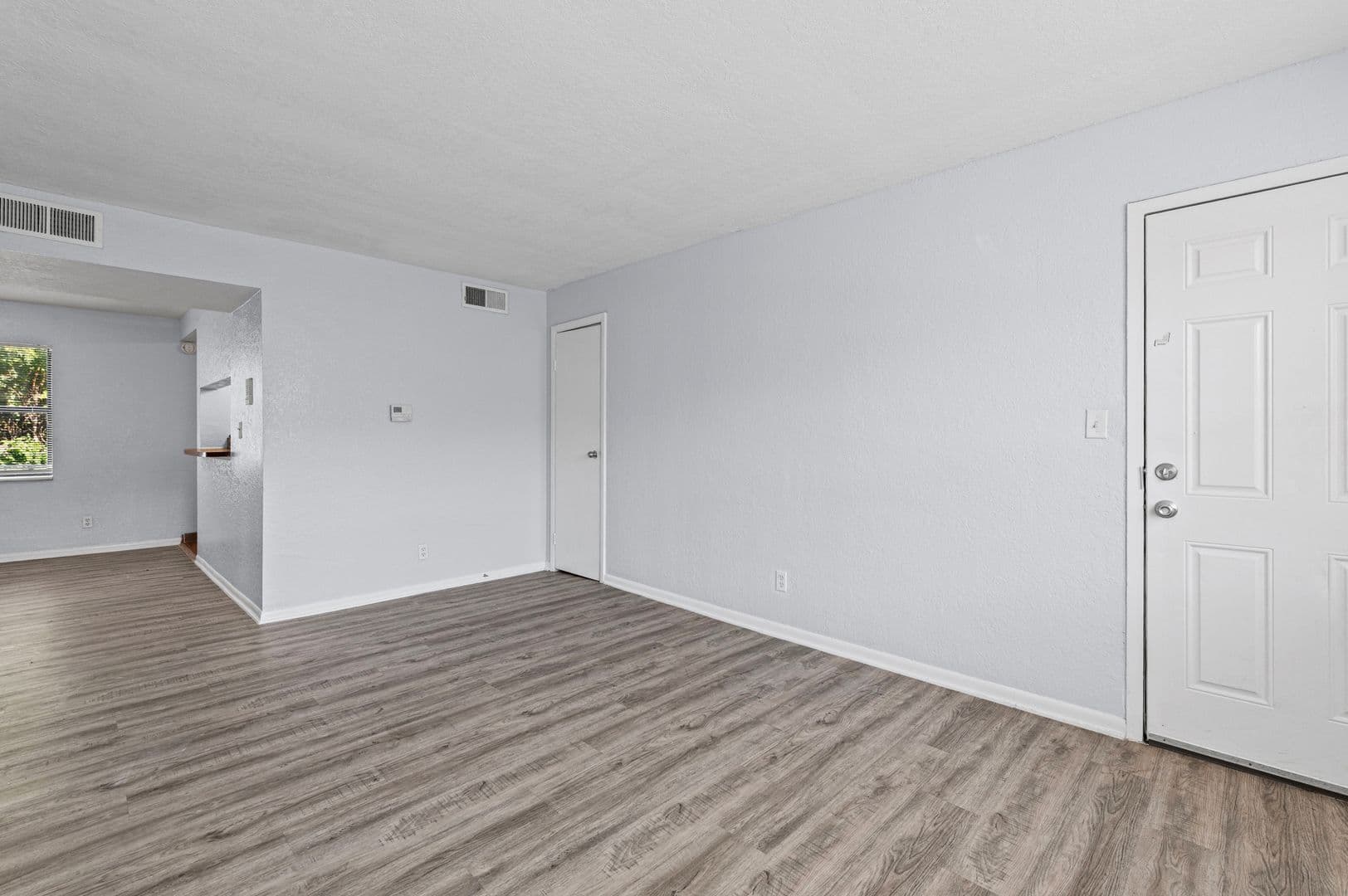 Kansas City Apartment: 8208 Troost Ave
