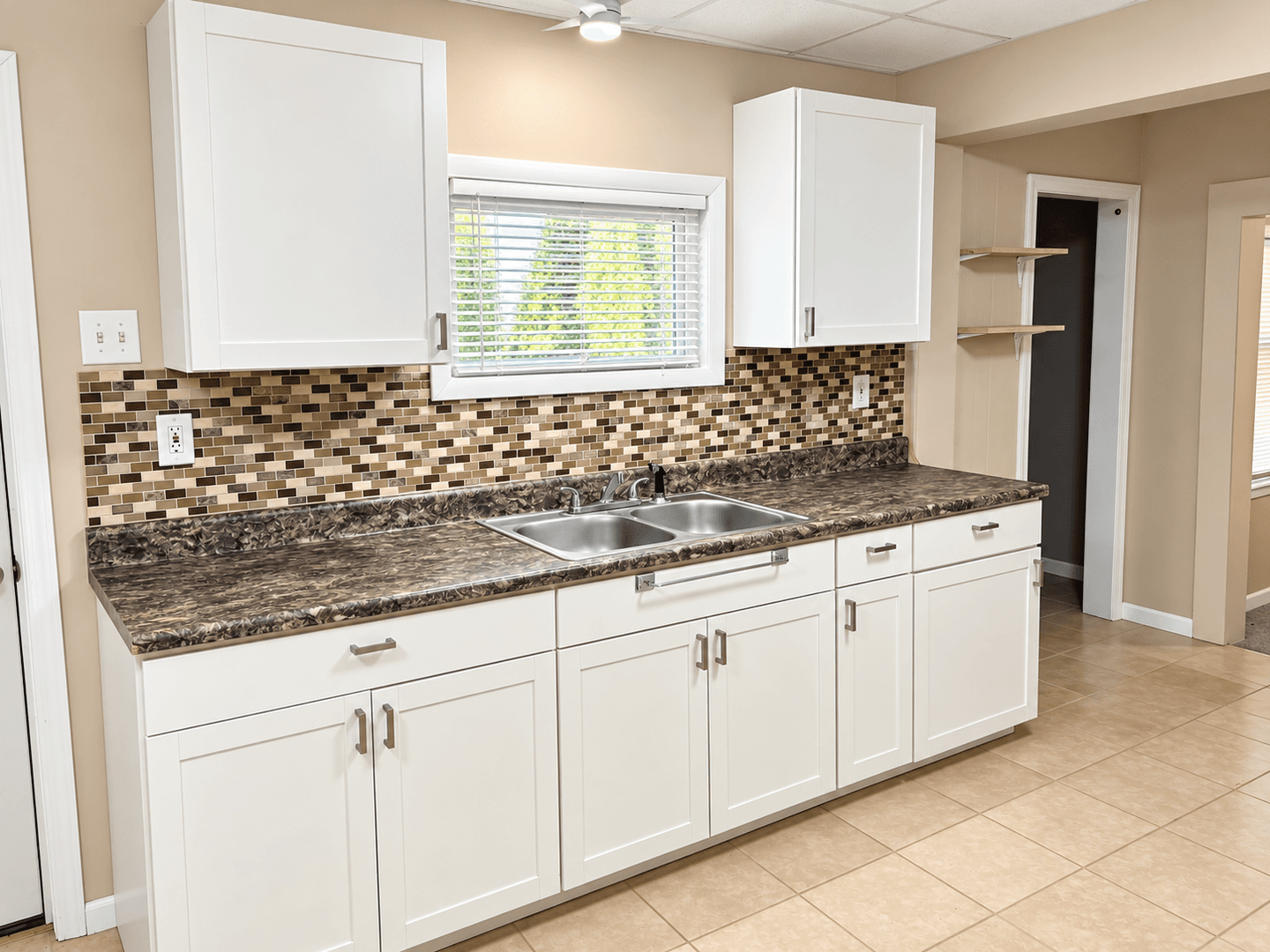 St. Joseph Apartment: 2102-2104 Messanie St.