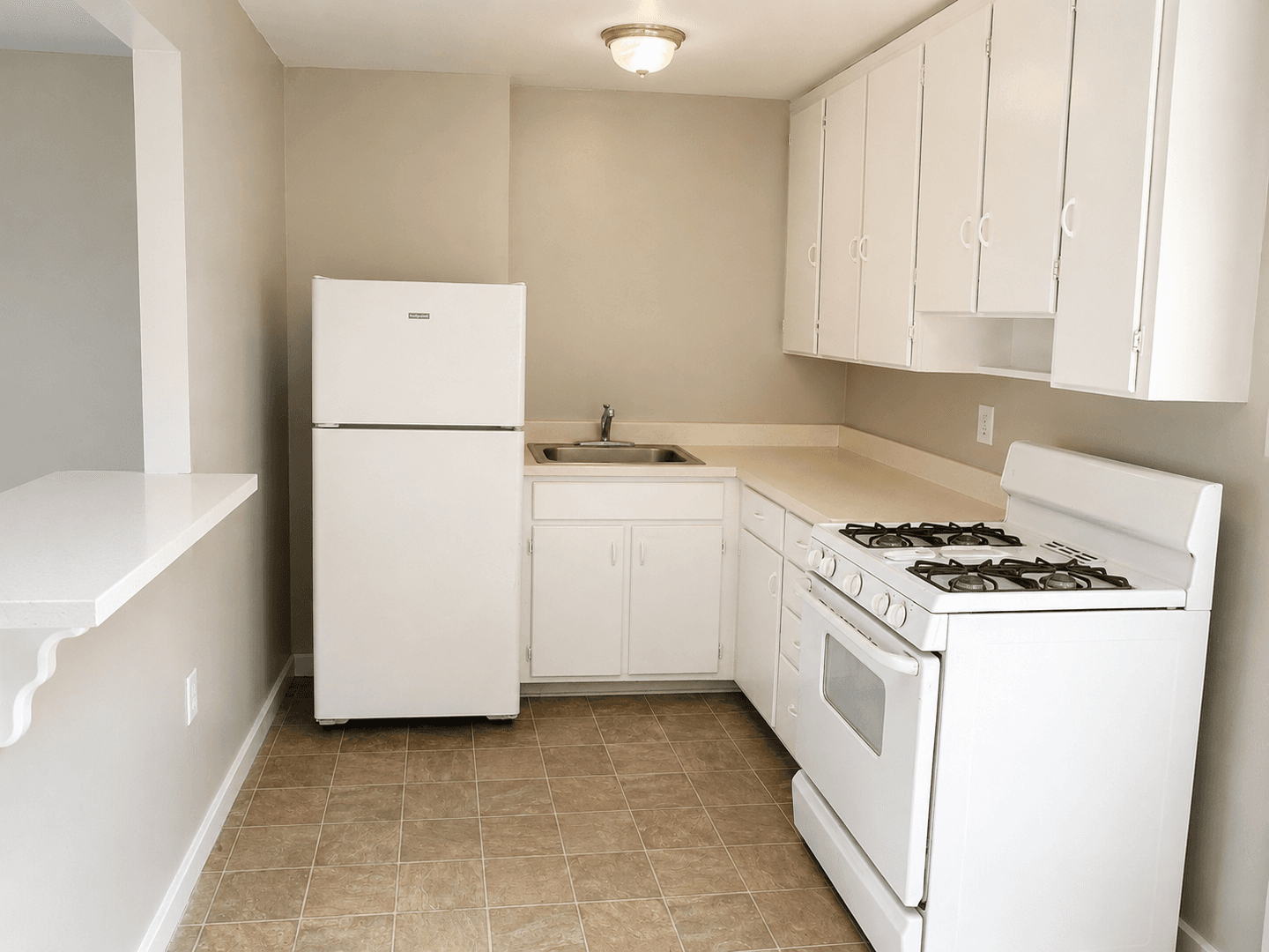 Independence Townhome: 906-912 1/2 S Noland Road