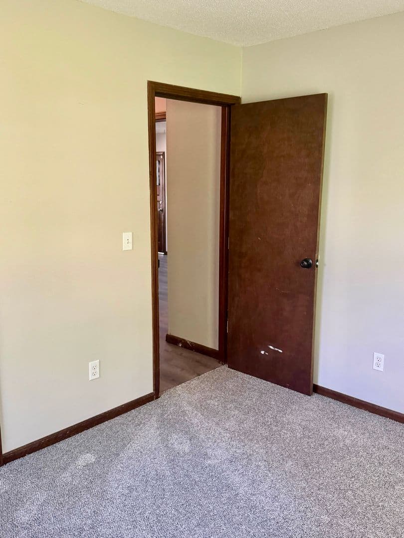 Raytown Apartment: 5404-5406 Ditzler Ave