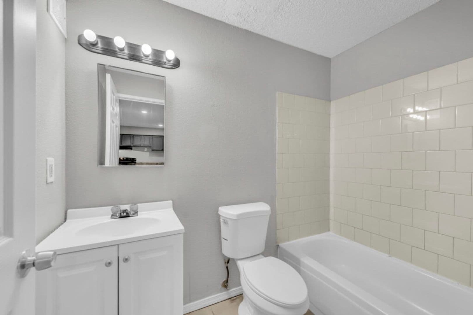 Kansas City Apartment: 1500 E. 29th Street