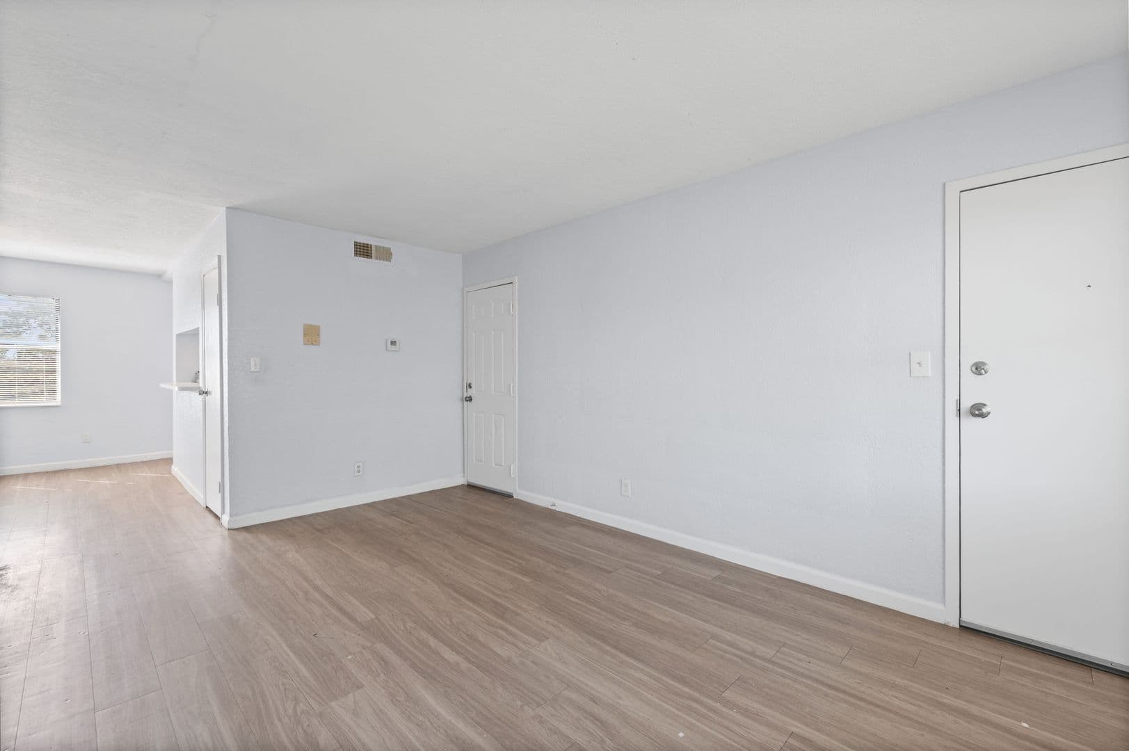 Kansas City Apartment: 8208 Troost Ave