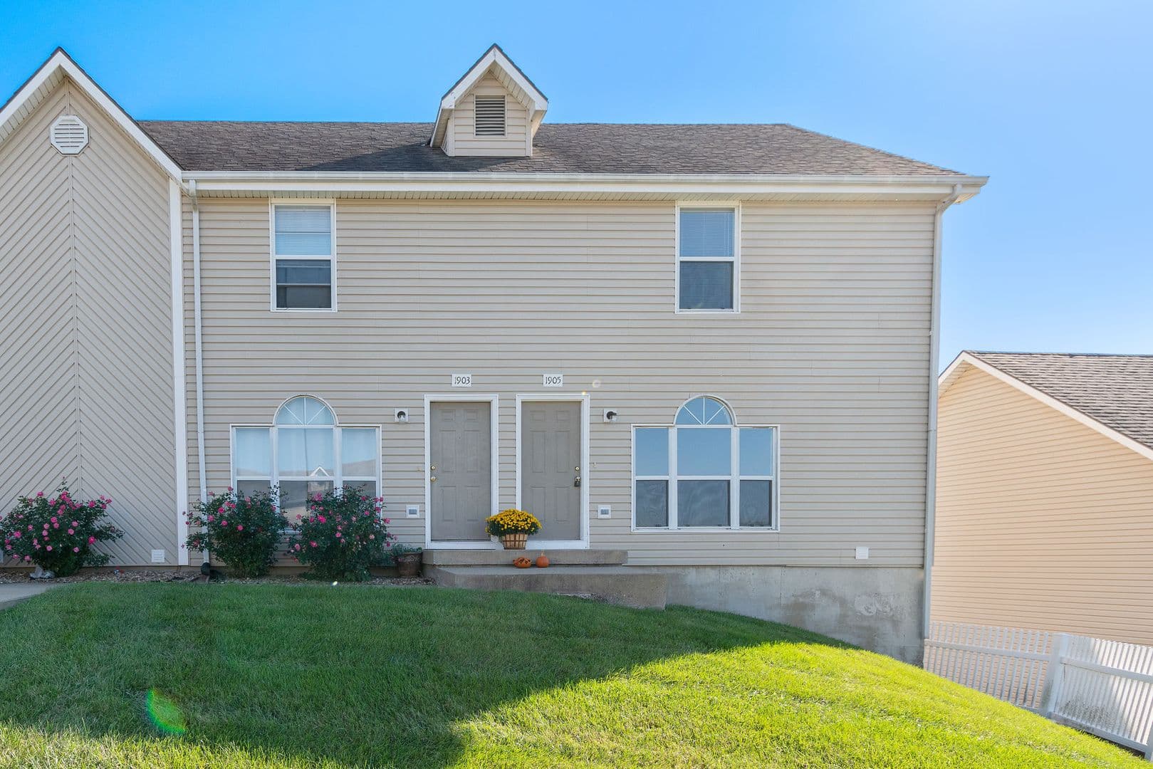 Platte City Townhome: 1810-1914 Century Hill