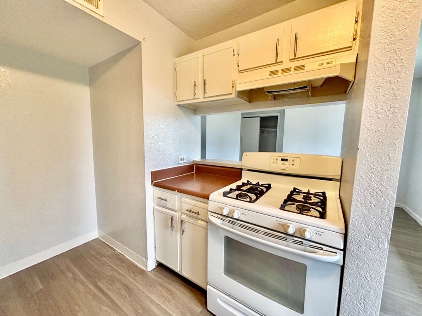 Kansas City Apartment: 8208 Troost Ave