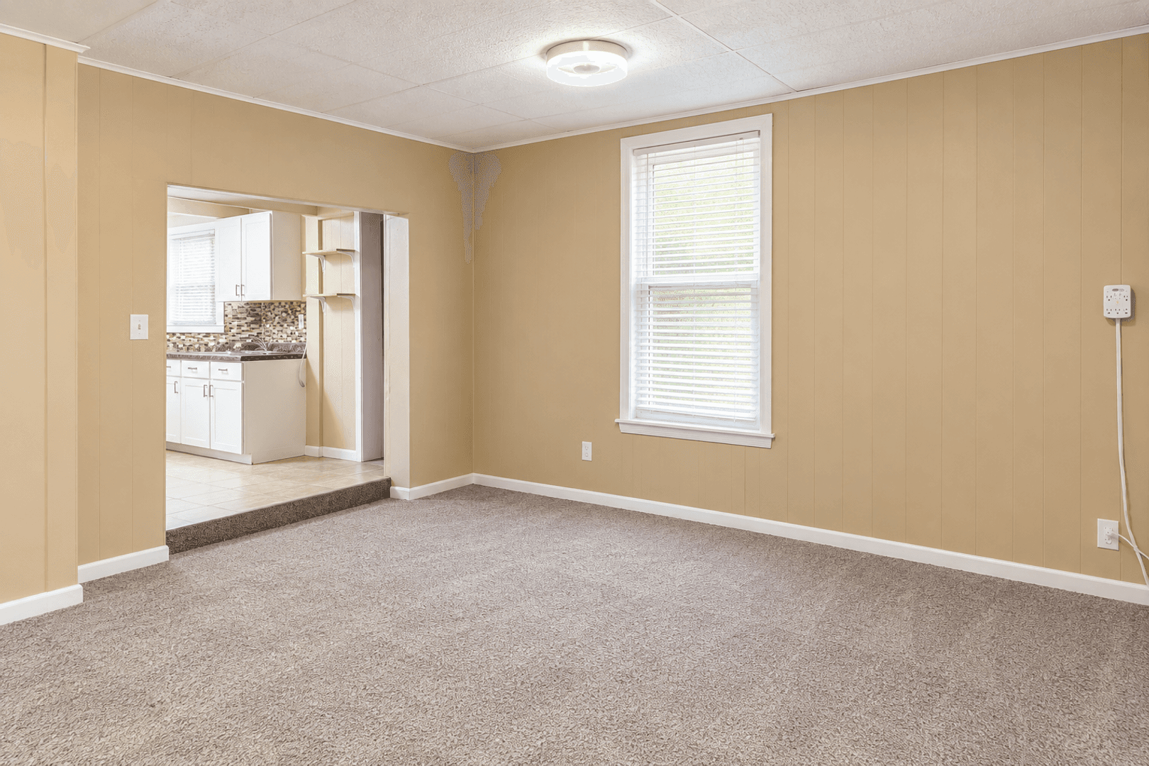 St. Joseph Apartment: 2102-2104 Messanie St.