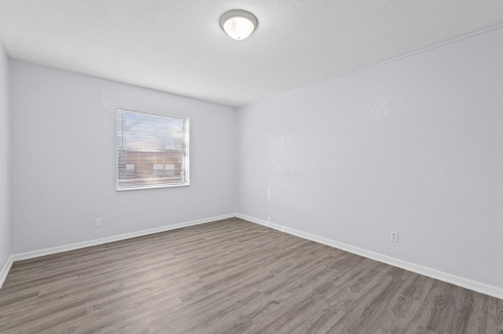 Kansas City Apartment: 8208 Troost Ave