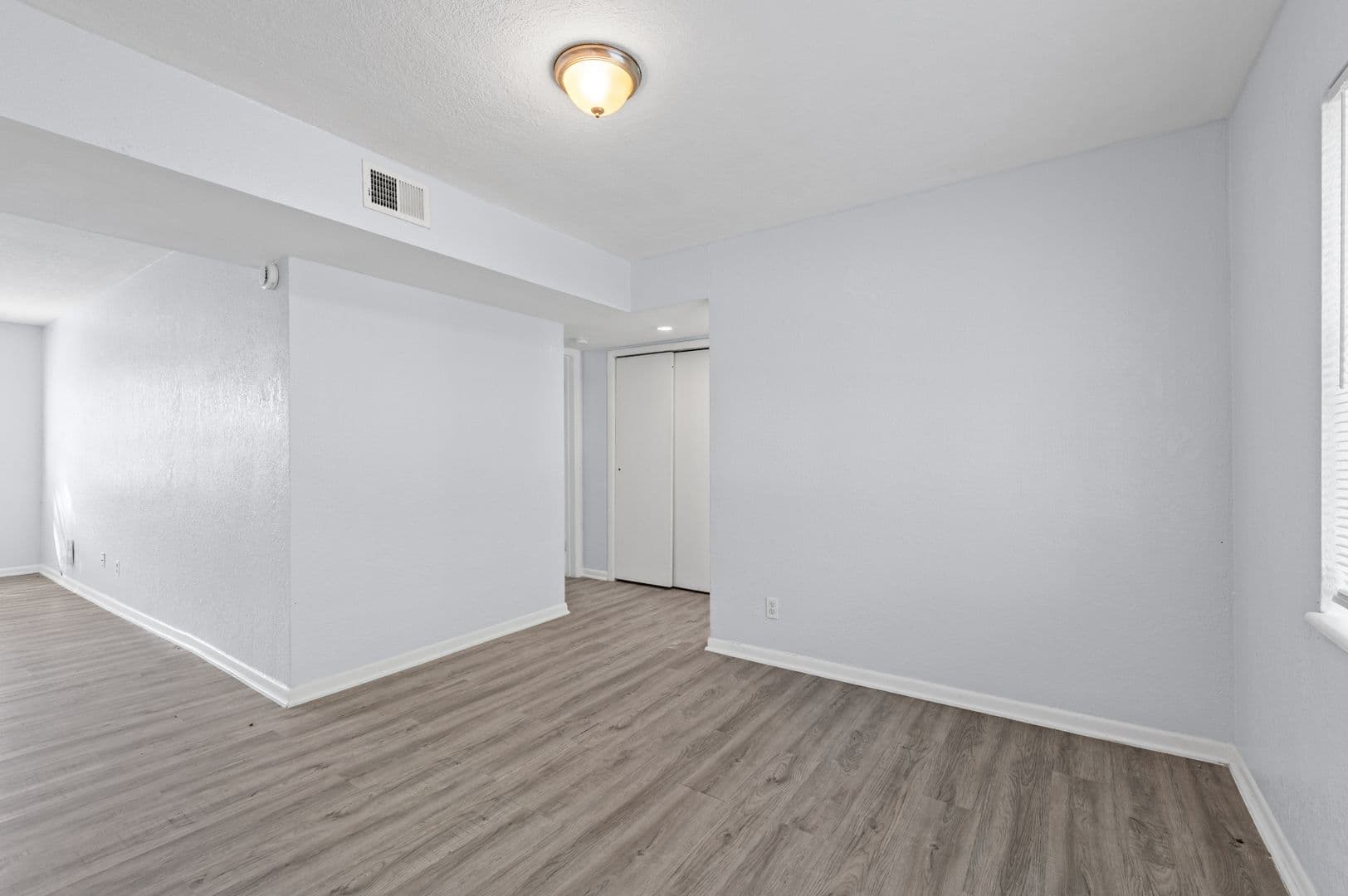 Kansas City Apartment: 8208 Troost Ave