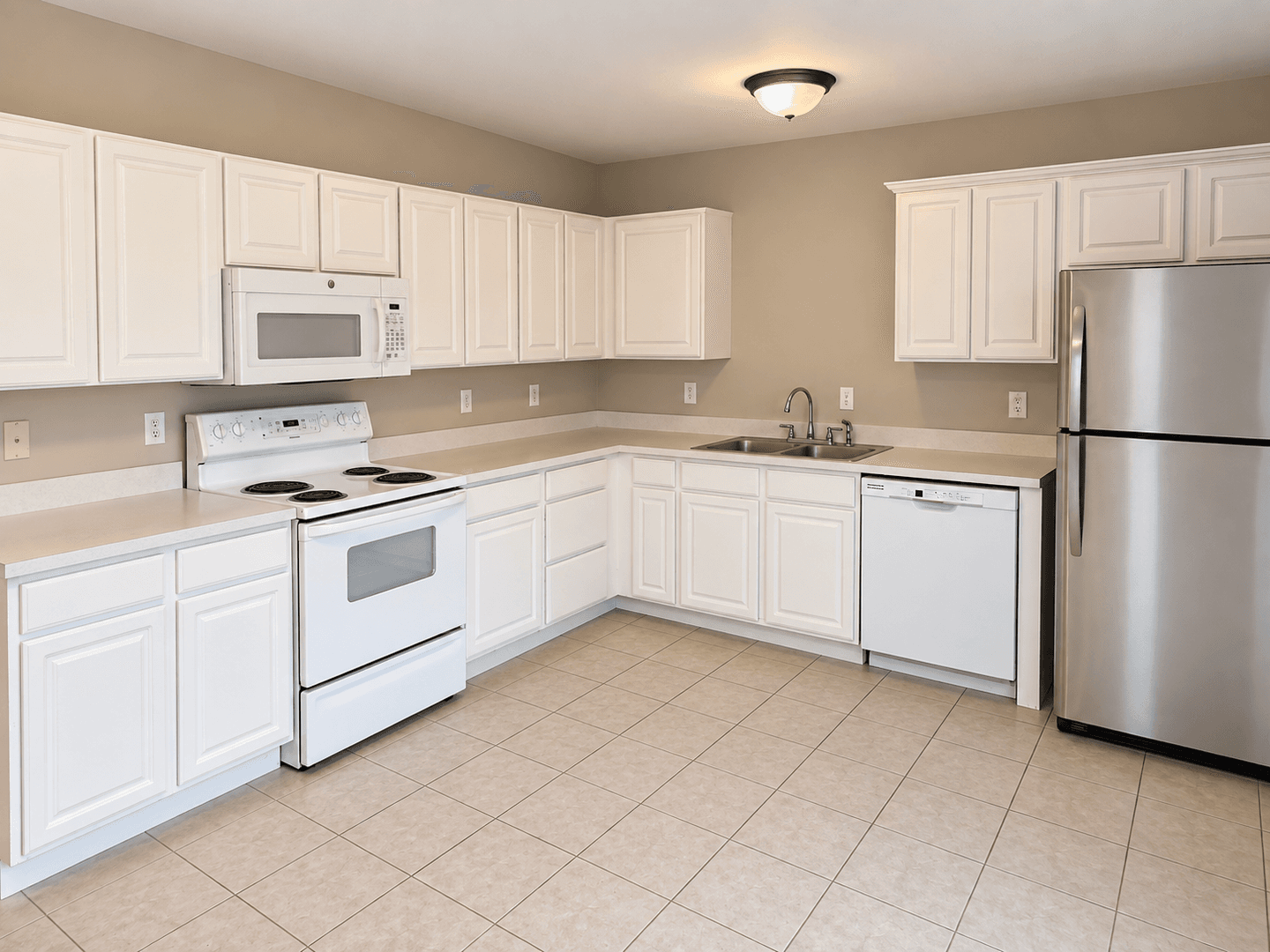 Platte City Townhome: 1810-1914 Century Hill