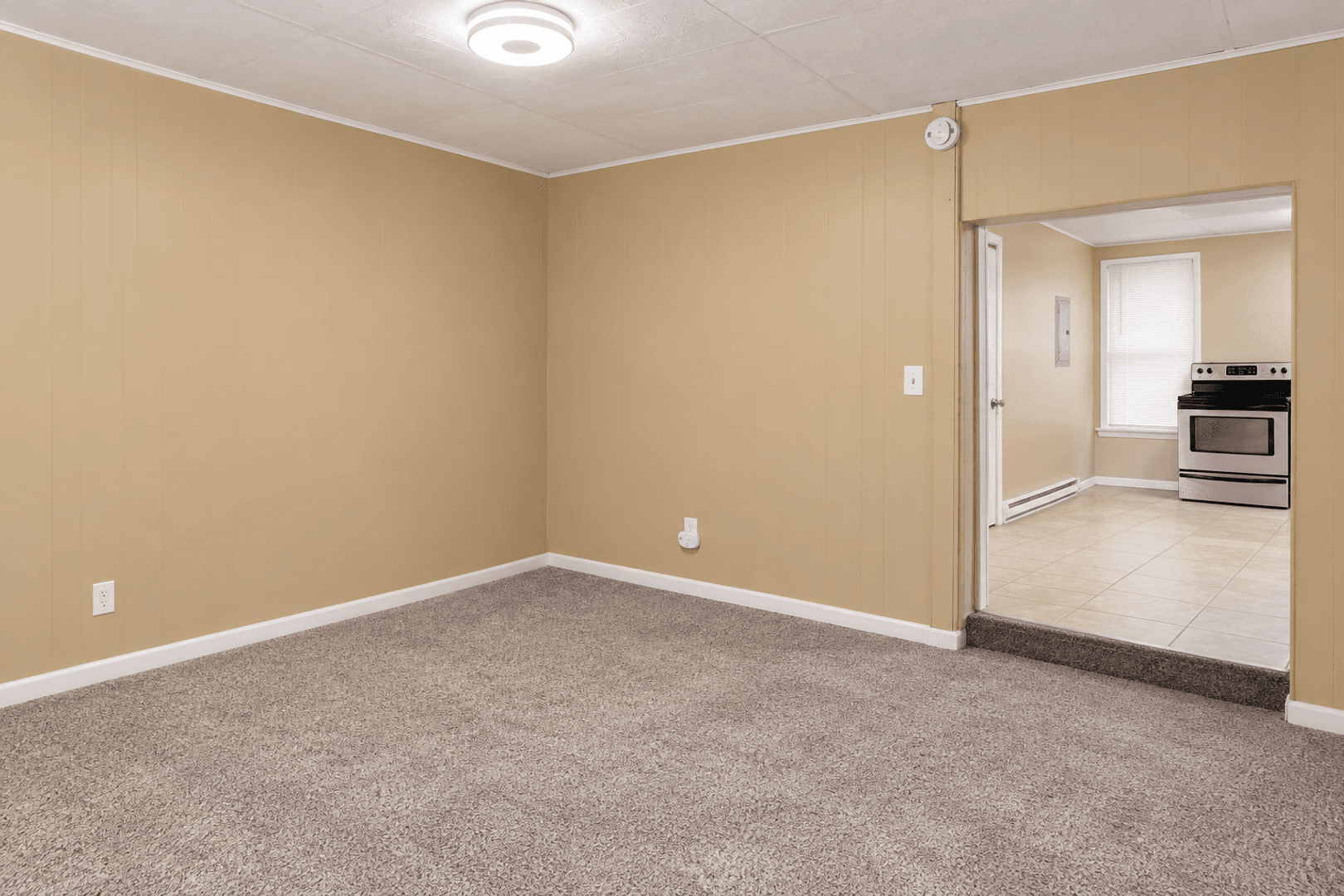St. Joseph Apartment: 2102-2104 Messanie St.