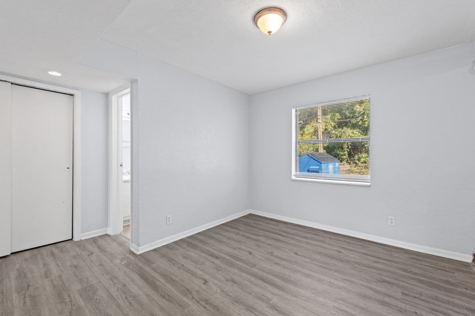Kansas City Apartment: 8208 Troost Ave