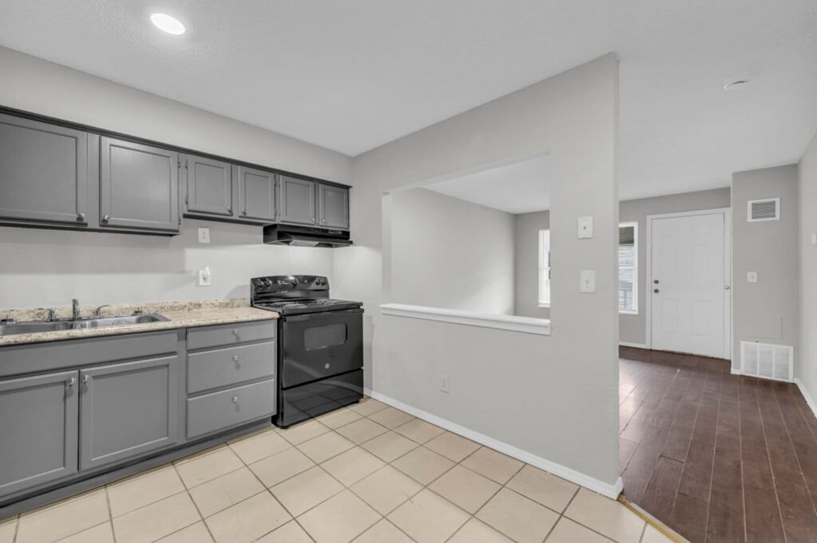 Kansas City Apartment: 1500 E. 29th Street