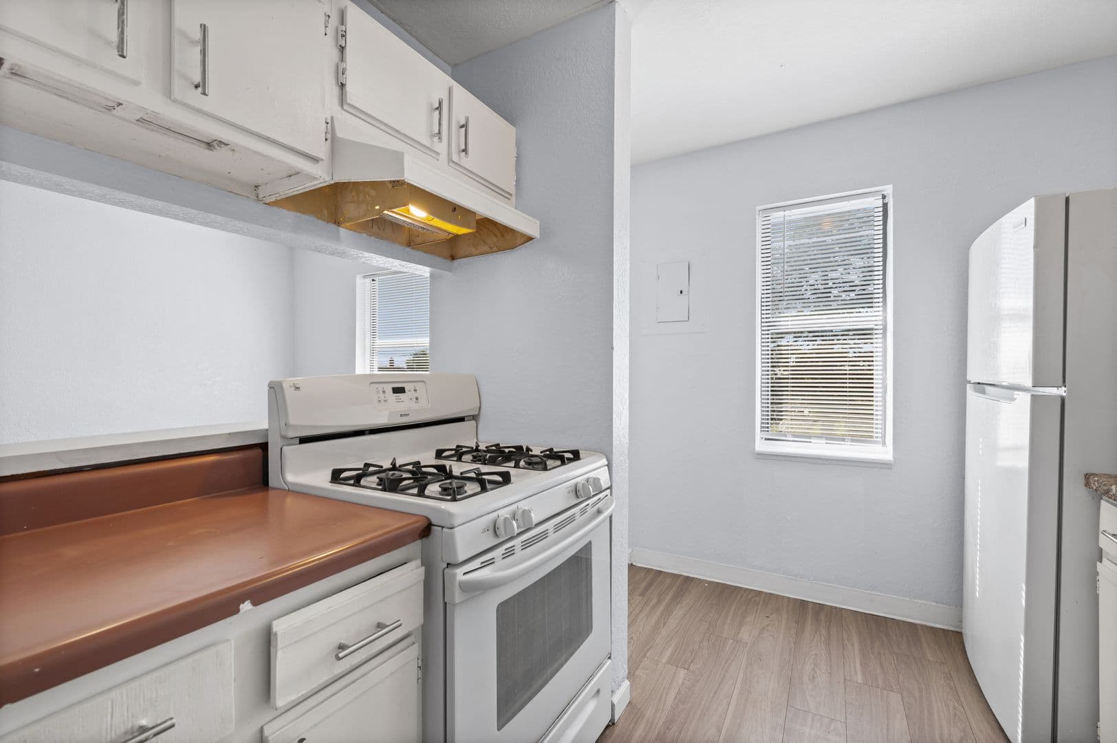 Kansas City Apartment: 8208 Troost Ave