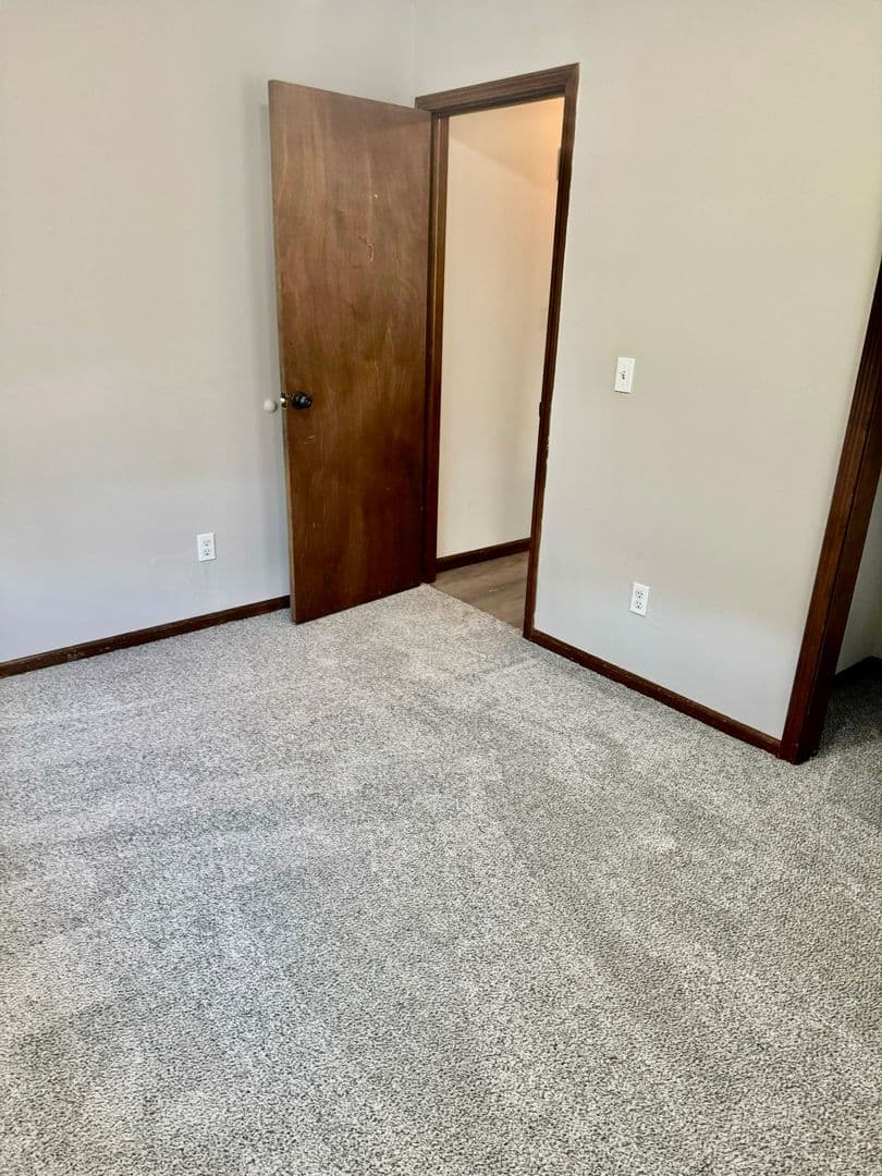 Raytown Apartment: 5404-5406 Ditzler Ave