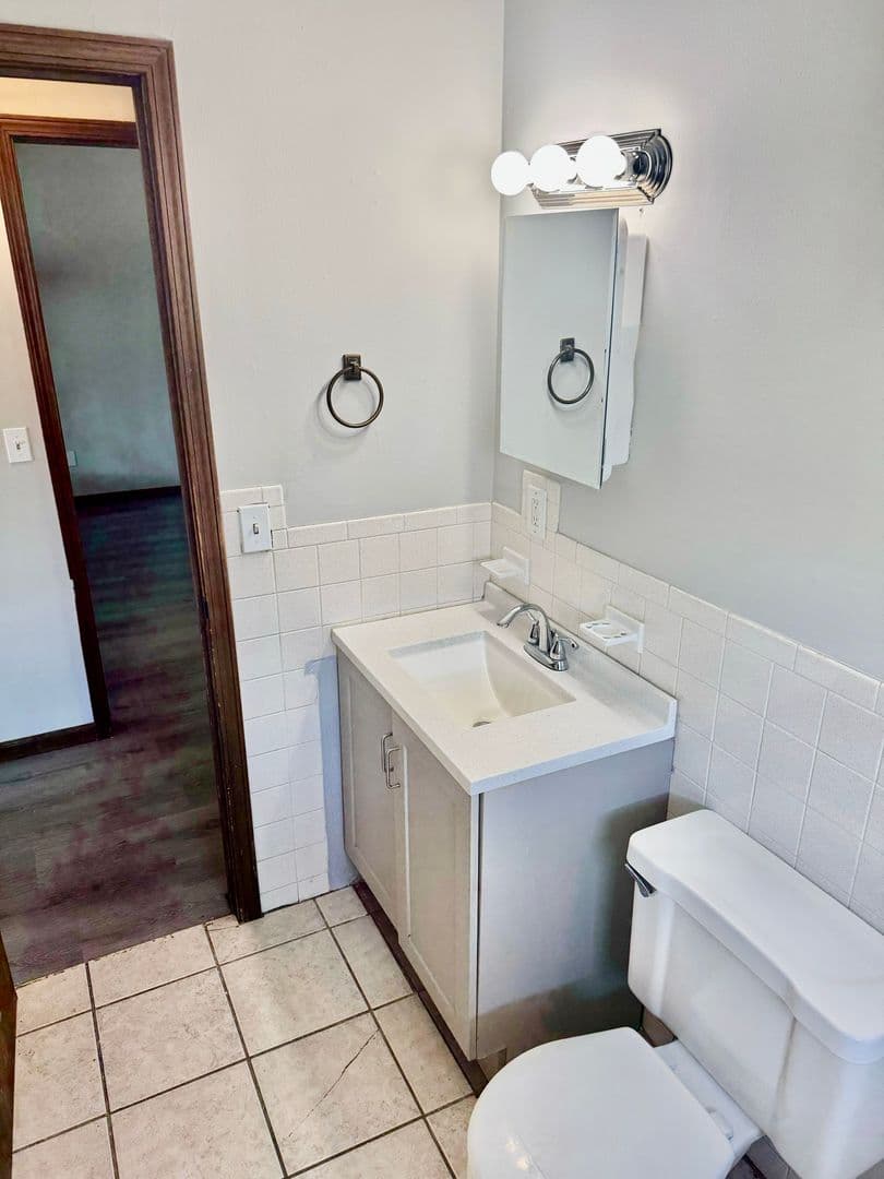 Raytown Apartment: 5404-5406 Ditzler Ave