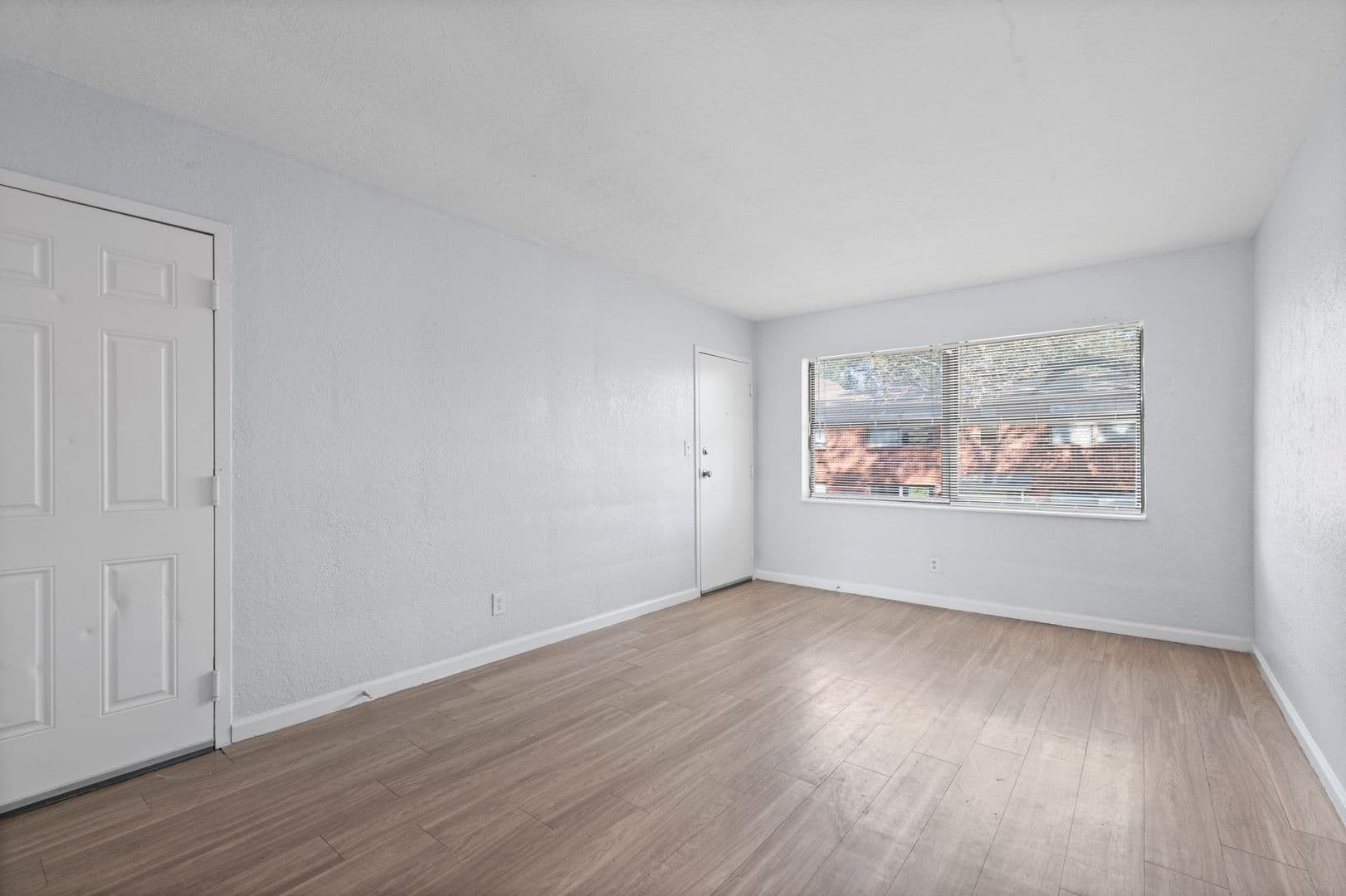 Kansas City Apartment: 8208 Troost Ave