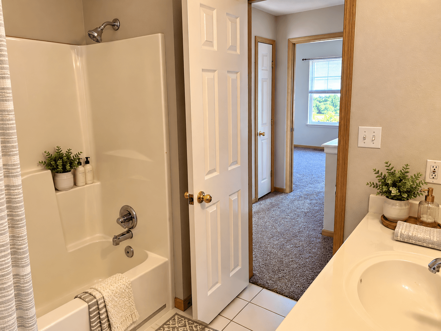 Platte City Townhome: 1810-1914 Century Hill