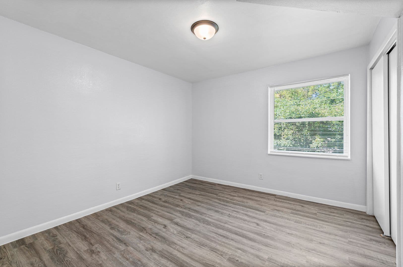 Kansas City Apartment: 8208 Troost Ave